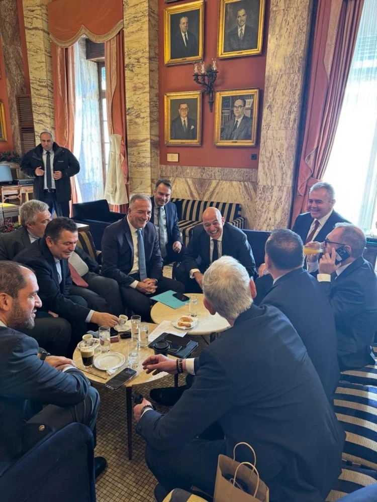 dendias-pigadaki-vouli-mesa-1.jpg?v=0