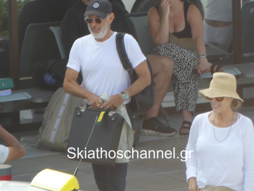 tom-hanks-rita-wilson-skiathos-34.jpg