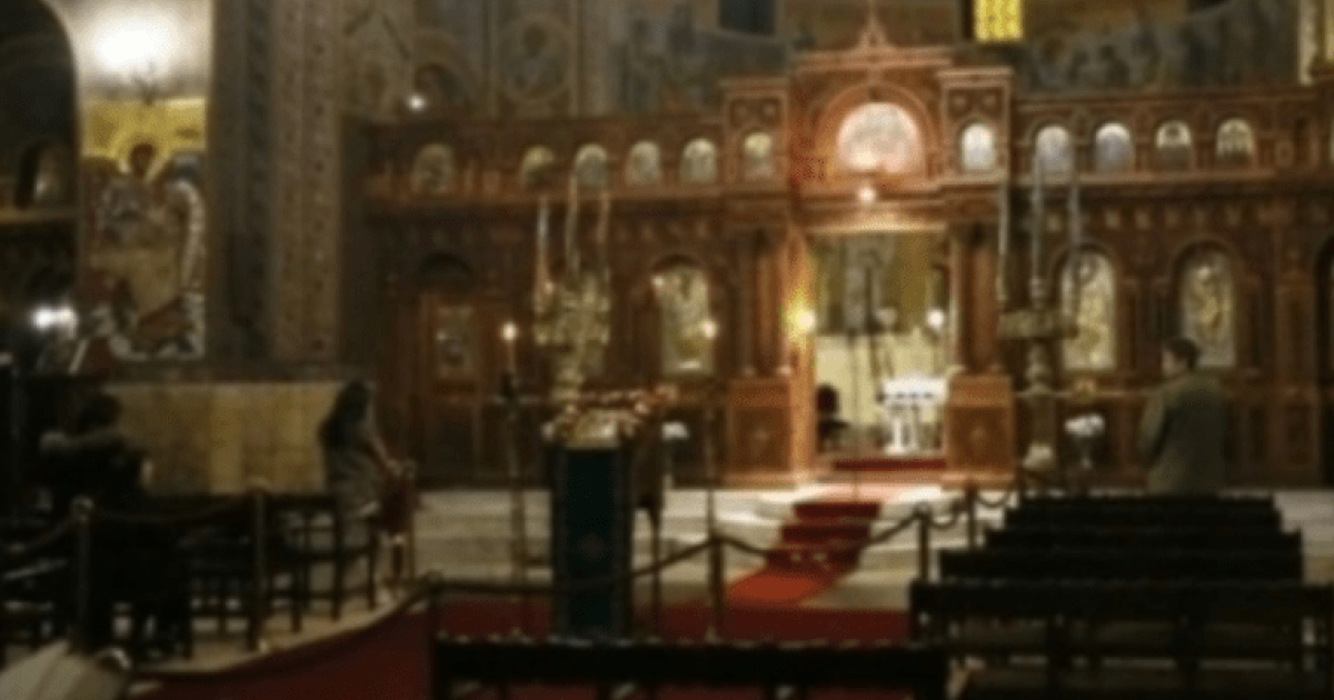 Σαλαμίνα: Ιερέας κλείδωσε στην εκκλησία ηλικιωμένους και τους ξυλοκόπησε | Flash