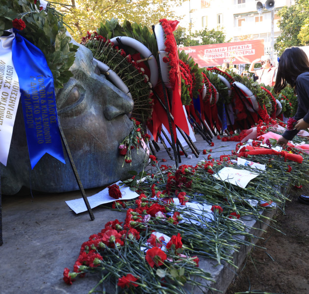 Ποιος απεικονίζεται τελικά στην κεφαλή - μνημείο του Πολυτεχνείου