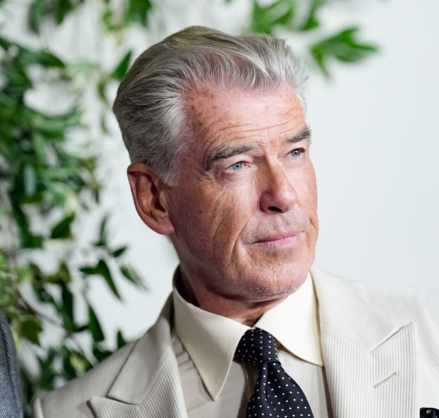 Πιρς Μπρόσναν: Αγκαλιάζει τα γηρατειά και δηλώνει «Δεν θέλω πια να πηδάω από αεροπλάνα και λεωφορεία»