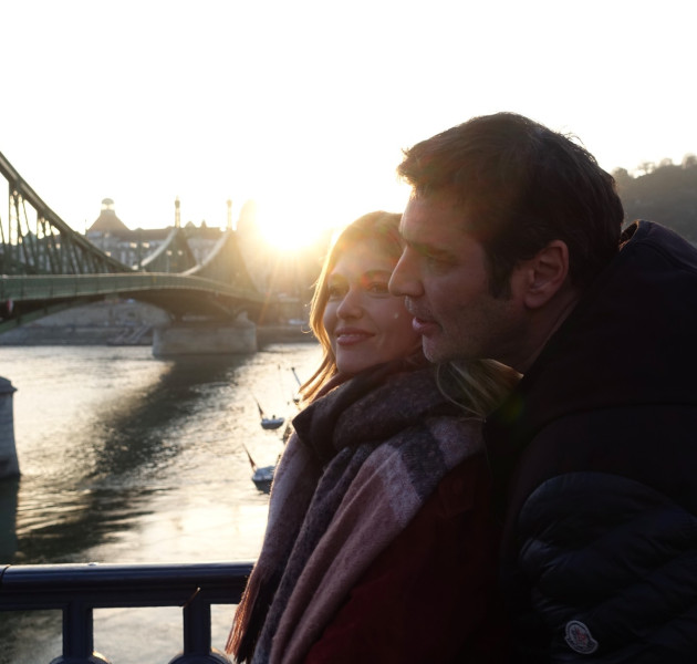 Παπακαλιάτης - Ανδριολάτου: Ερωτική απόδραση στη Βουδαπέστη πληρωμένη από το Netflix (φωτό & βίντεο)