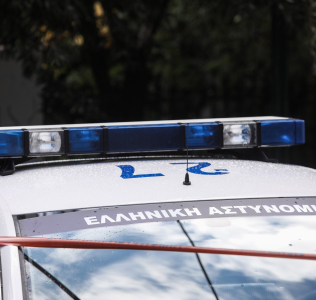 Αχαρνών: Μονομαχία με κράνος και μαχαίρι στη μέση του δρόμου – Χειροπέδες σε δύο οδηγούς