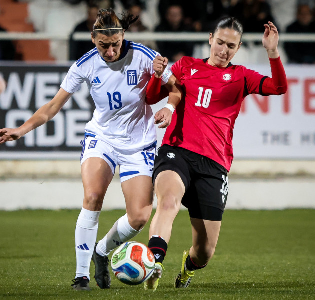 «Γαλανόλευκη» κυριαρχία και ιδανική πρεμιέρα για την Εθνική Γυναικών στα προκριματικά του Μουντιάλ