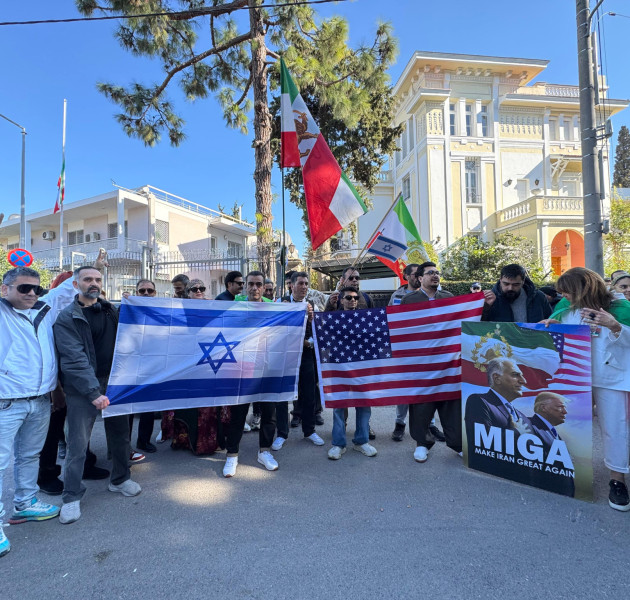 «Η ελευθερία έρχεται»: Ιρανοί της Αθήνας μιλούν στον FLASH για τον θάνατο του Χαμενεΐ