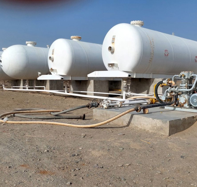 Σε μείωση της παραγωγής αργού πετρελαίου λόγω των ιρανικών επιθέσεων προχωράει το Κουβέιτ