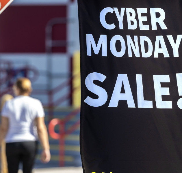«Σκιά» στις εκπτώσεις της Black Friday και της Cyber ​​Monday - Τι έδειξε έρευνα της Κομισιόν