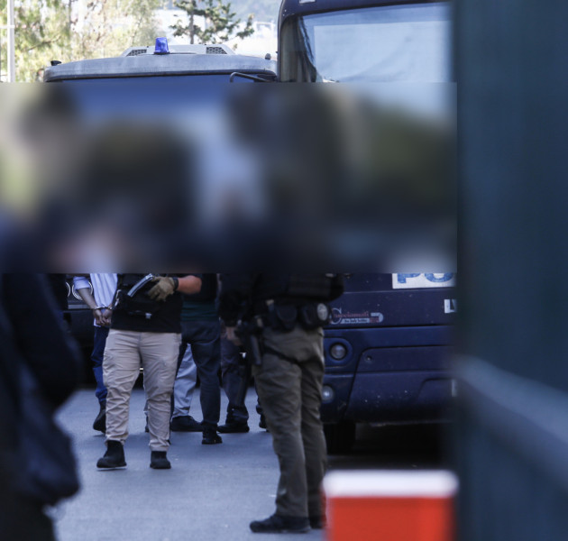 Προφυλακίστηκαν οι 6 από τους 8 για τη ληστεία στην Τιθορέα - Χημικά και επεισόδια στην Ευελπίδων