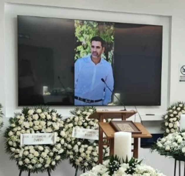 Ριτσώνα: Οδύνη στο τελευταίο αντίο στον πιλότο που σκοτώθηκε στη σύγκρουση των ελικοπτέρων στην Ψάθα