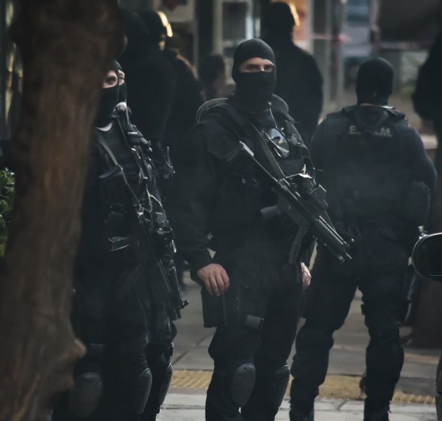 «Μπλόκο» στο Ντουμπάι: Συνελήφθησαν ο «Έντικ» και ο στενός συνεργάτης του