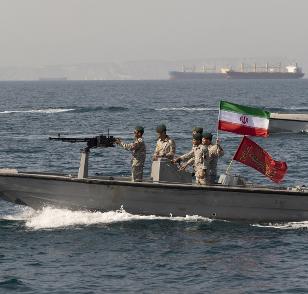 Οι ΗΠΑ καλούν τους αμάχους να απομακρυνθούν από τα λιμάνια του Ιράν