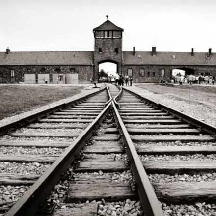 Διεθνής Ημέρα Μνήμης για τα Θύματα του Ολοκαυτώματος: Η Ευρώπη τιμά τη μνήμη των έξι εκατομμυρίων Εβραίων θυμάτων