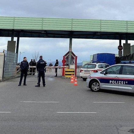 Αυστρία: Πυρά σε αεροπορική βάση - Ένας νεκρός