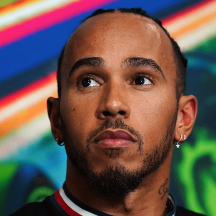 Lewis Hamilton: Δεχόμουν ρατσιστικές επιθέσεις και bullying στο σχολείο