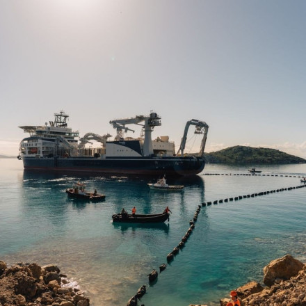 Ολοκληρώθηκε η πόντιση του δεύτερου καλωδίου για την ηλεκτρική διασύνδεση Κρήτης-Αττικής