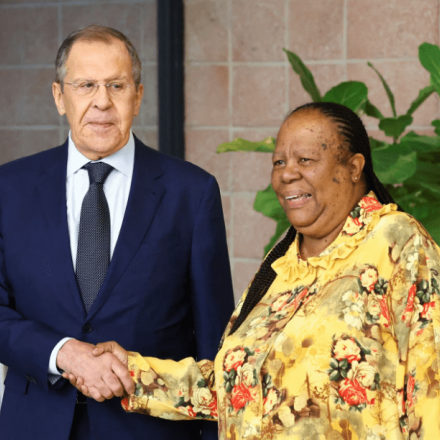 Σεργκέι Λαβρόφ: Έχουμε πλέον πραγματικό πόλεμο Δύσης - Ρωσίας