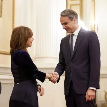 Διευκρινίσεις Μητσοτάκη από το Προεδρικό Μέγαρο για την αύξηση στον κατώτατο μισθό και τον χρόνο των εκλογών