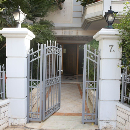 Μοσχάτο: Τι δηλώνει η χήρα του 50χρονου ασφαλιστή - Νέες αποκαλύψεις [vid]