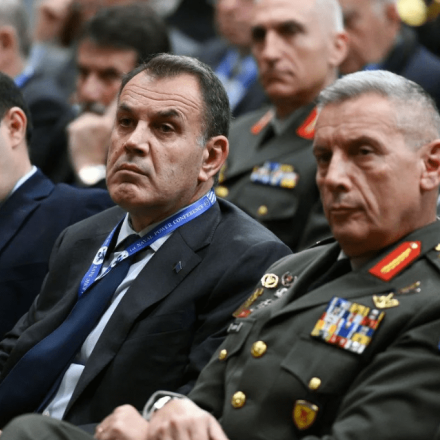 Θερμό επεισόδιο: Άγριος καβγάς Παναγιωτόπουλου - Φλώρου στο Πεντάγωνο