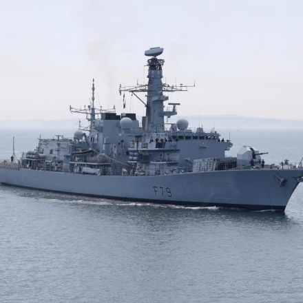Βρετανία: Ρωσική φρεγάτα με υπερηχητικούς πυραύλους διέπλευσε τη Μάγχη - Συναγερμός στο Βασιλικό Ναυτικό