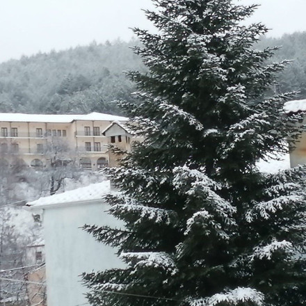 Στα "λευκά" Μέτσοβο, Περτούλι και Τζουμέρκα - Σε ποιες περιοχές χρειάζονται αλυσίδες [vids]