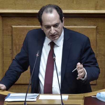 Σπίρτζης προς Μητσοτάκη: «Καλό ταξίδι στην Ιαπωνία. Στη χώρα που όταν χάνεται η τιμή κάνουνε χαρακίρι»