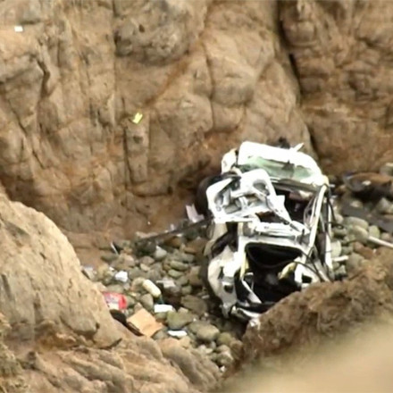 Καλιφόρνια: Συντριβή Tesla με τέσσερις επιβάτες - Έπεσε σε γκρεμό 76 μέτρων