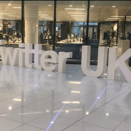 Έλον Μασκ: Μήνυση από το Crown Estate στο Twitter για μη καταβολή ενοικίων στον βασιλιά Κάρολο