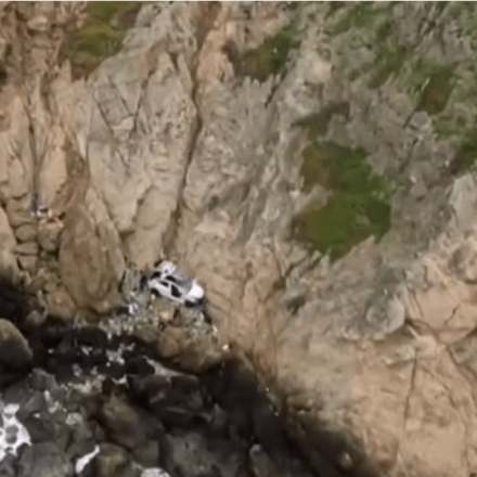 ΗΠΑ: Έριξε σκόπιμα το αυτοκίνητο με όλη την οικογένειά του από γκρεμό 75 μέτρων [vid]