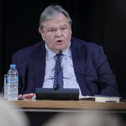 Ευάγγελος Βενιζέλος: «Παράνομες οι παρακολουθήσεις των αρχηγών του στρατεύματος»