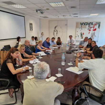 Πιερρακάκης σε ΟΛΜΕ και ΔΟΕ: Άμεση επαφή για την επίλυση των θεμάτων