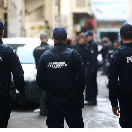 Ασπρόπυργος: Παραδόθηκε ο δράστης της εν ψυχρώ δολοφονίας του 28χρονου σε καταυλισμό