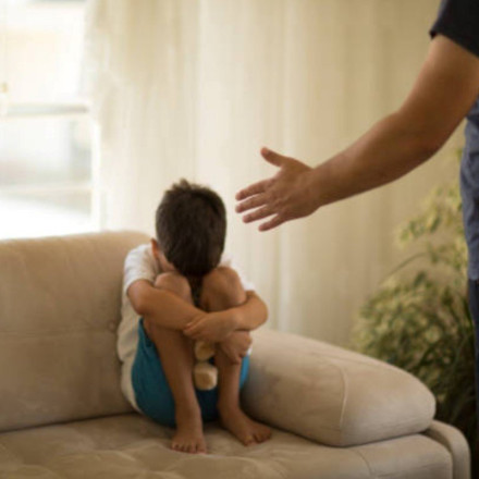 Ηράκλειο: Στο νοσοκομείο 12χρονο παιδί με χτυπήματα – Κατήγγειλε ότι κακοποιήθηκε από τους γονείς του