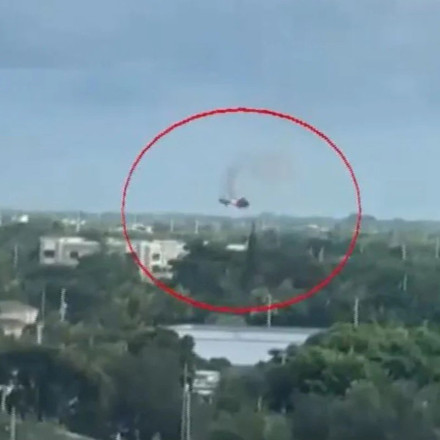 Φλόριντα: Ελικόπτερο κατέπεσε πάνω σε σπίτια - Καρέ καρέ η συντριβή [vid]