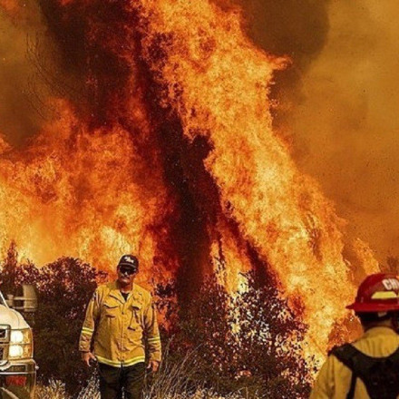 Καναδάς: Εκκενώνεται η πόλη Χέι Ρίβερ που απειλείται από μεγάλη φωτιά