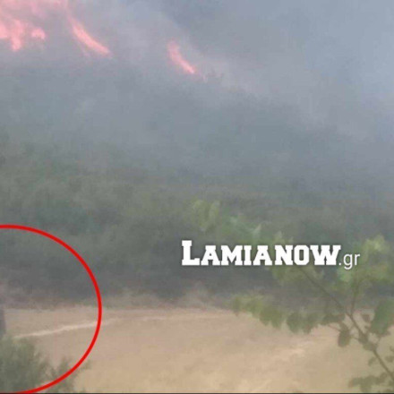 Φωτιά στην Μακρακώμη: Τεράστιο μέτωπο 2 χλμ. κατευθύνεται σε δύο χωριά - Ανοίγουν αντιπυρικές ζώνες σε χωράφια [vids]