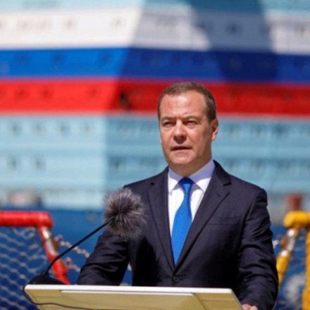 Ο Μεντβέντεφ απειλεί και πάλι τη Δύση με Τρίτο Παγκόσμιο Πόλεμο