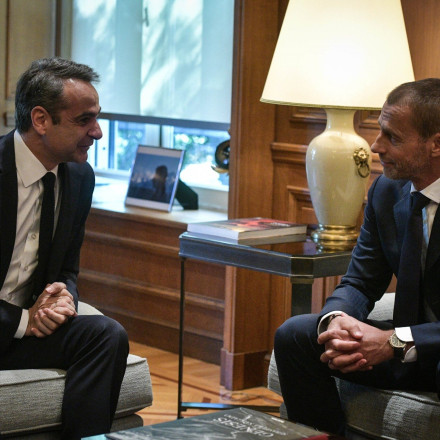 UEFA: Συνάντηση Μητσοτάκη-Τσέφεριν την Τετάρτη παρουσία Μελισσανίδη, Μαρινάκη, Αλαφούζου - Διαμαρτυρία Καρυπίδη