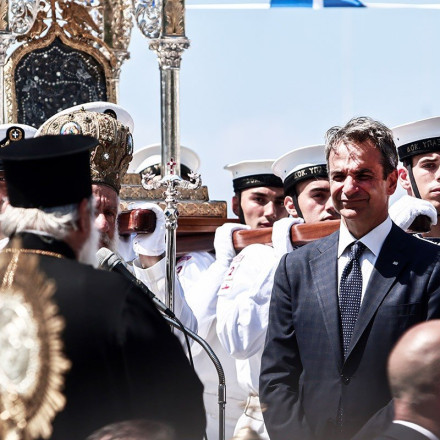 Μητσοτάκης από Τήνο: «Η χώρα έχει κάθε δικαίωμα να ατενίζει το μέλλον με ελπίδα και αισιοδοξία»