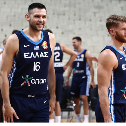 MundoBasket 2023: Αναχώρησε χωρίς Παπανικολάου για το Άμπου Ντάμπι η Εθνική