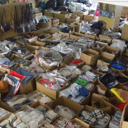 Εμπορικός Σύλλογος Πειραιά: Σημαντική η συγκρότηση μεικτού συνεργείου για το παραεμπόριο