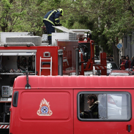 Φωτιά τώρα στον Ασπρόπυργο σε εργοστάσιο ανακύκλωσης - Μήνυμα 112 στους κατοίκους να μείνουν μέσα στα σπίτια τους