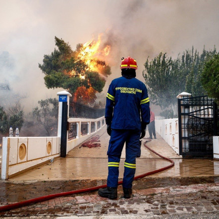 Φωτιά στη Ζάκυνθο: Τραυματίστηκε πυροσβέστης