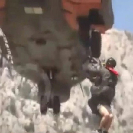 Φωτιά: Βίντεο ντοκουμέντο από την δραματική επιχείρηση απεγκλωβισμού με Super Puma στην Μονή Κλειστών