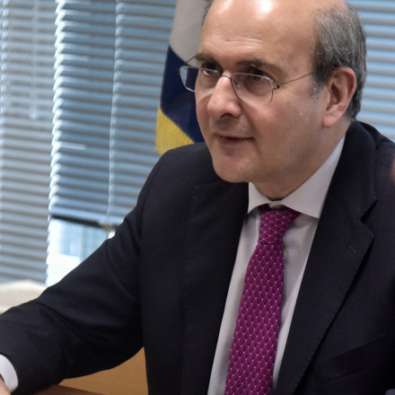 Χατζηδάκης: Σύνδεση των ταμειακών με τα POS μέχρι αρχές του 2024 – Κανένα περιθώριο ελαστικότητας