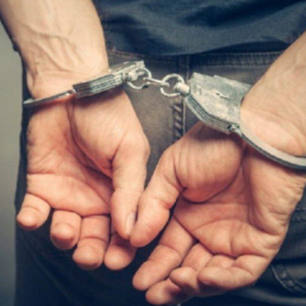 Ηράκλειο: Παραδόθηκε ο 22χρονος που πυροβόλησε στο κεφάλι τον 29χρονο Νίκο