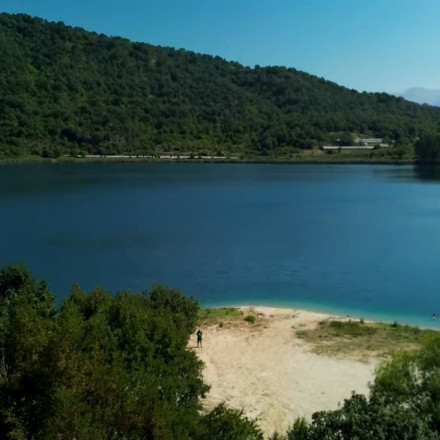 Ζαραβίνα: Η εναλλακτική παραλία της Ηπείρου που κατέρριψε κάθε ρεκόρ επισκεψιμότητας {vid}