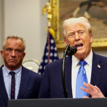 Μετά τη χλωρίνη επί Covid ο Τραμπ ξαναχτυπά: Συνδέει τον αυτισμό με την παρακεταμόλη