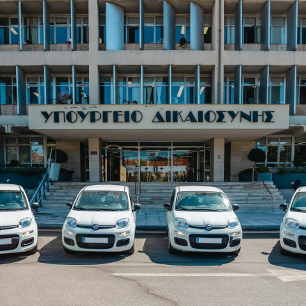 Υπουργείο Δικαιοσύνης: Παραλήφθηκαν 89 οχήματα για τις ανάγκες της Δικαστικής Αστυνομίας