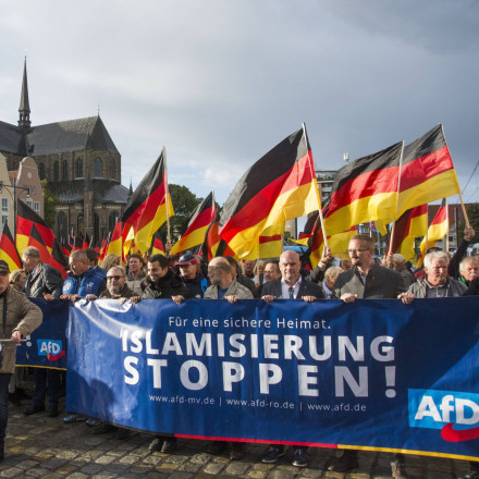 Στη «σκιά» της ακροδεξιάς η Γερμανία: Για πρώτη φορά το AfD πρώτο κόμμα σε δημοσκόπηση
